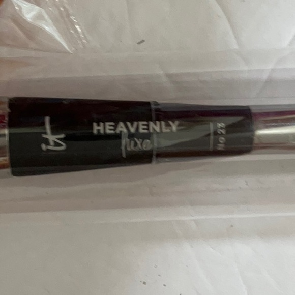 IT COSMETICS DUAL ENDED BRUSH NIB HEAVENLY LUX - Picture 2 of 4